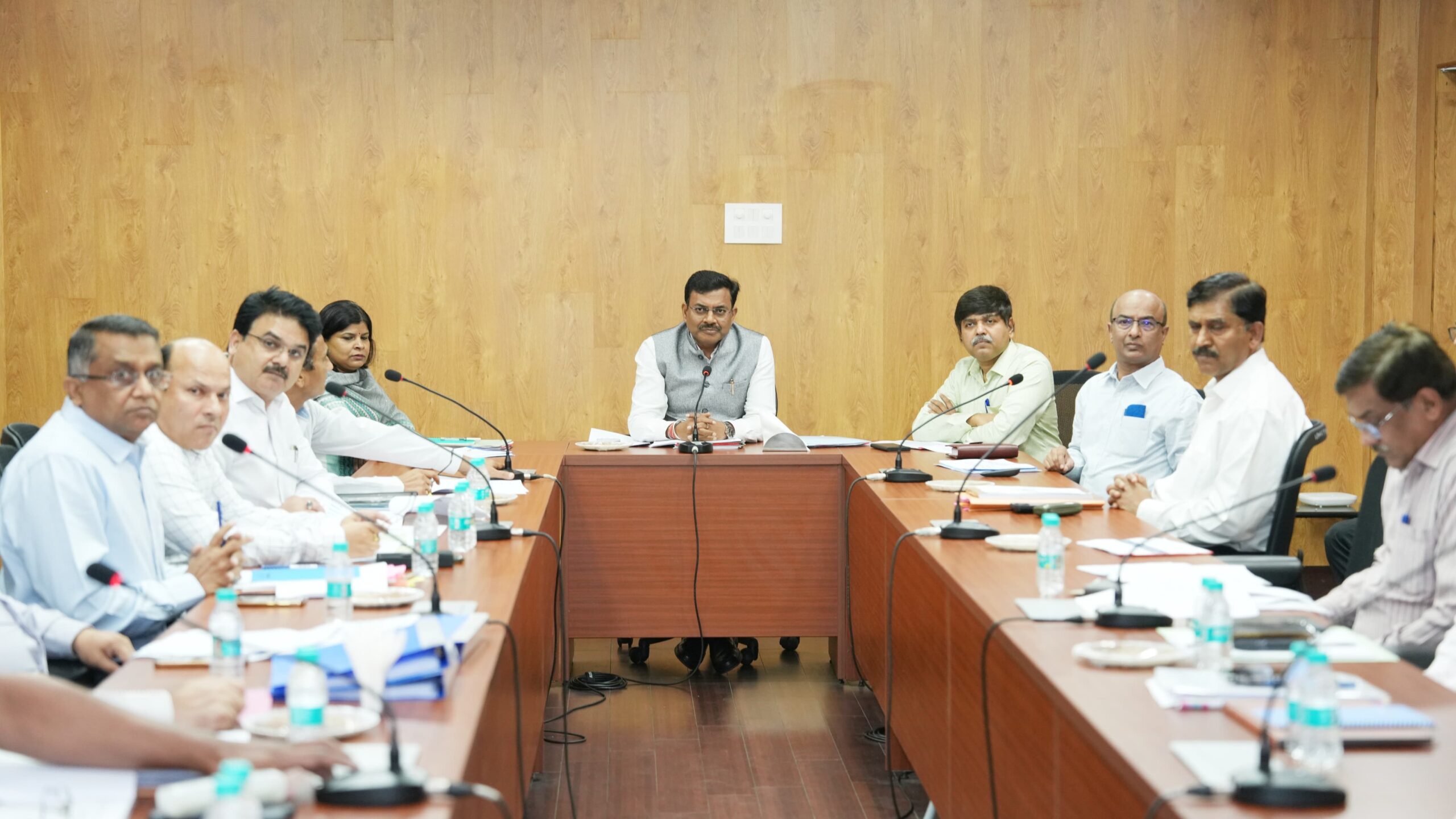 लोगों तक स्वच्छ, सस्ती, सुलभ और विश्वसनीय ऊर्जा पहुंच सुनिश्चित करें ऊर्जा विभाग: मुख्य सचिव।