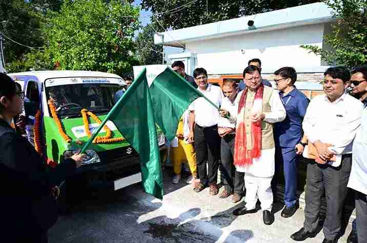 सीएम धामी ने 9 मोबाइल मेडिकल यूनिट एम्बुलेंस को हरी झंडी दिखाकर किया रवाना