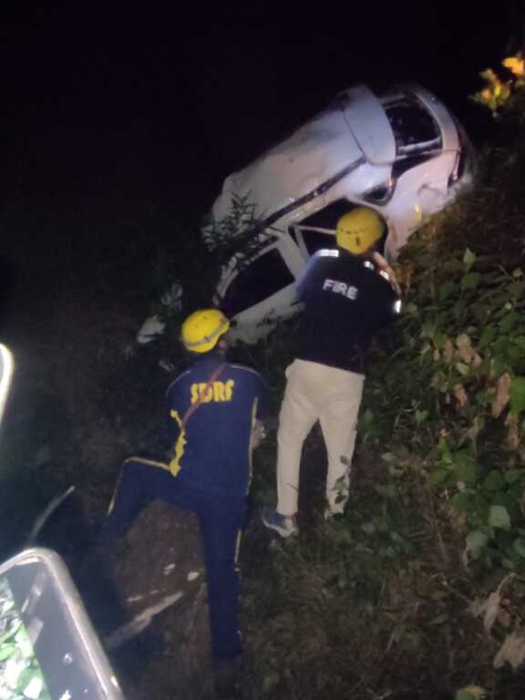 पौड़ी-कोटद्वार में बड़ा हादसा, SDRF की तेजी से चार लोगों की जान बची