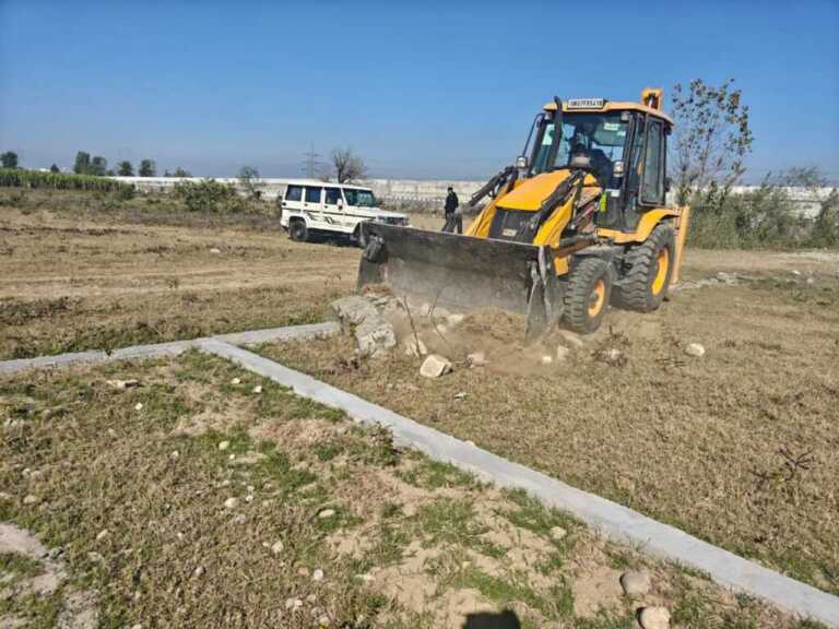 एमडीडीए की बड़ी कार्रवाई – मसूरी, विकासनगर और देहरादून क्षेत्र में अवैध प्लाटिंग व निर्माण पर बुलडोज़र, कई साइटें सील और ध्वस्त
