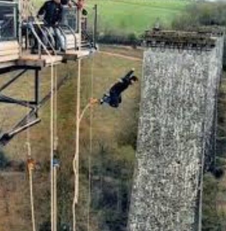 शिवपुरी बंजी जंपिंग हादसा: रस्सी टूटी, युवक 55 मीटर नीचे गिरकर गंभीर घायल