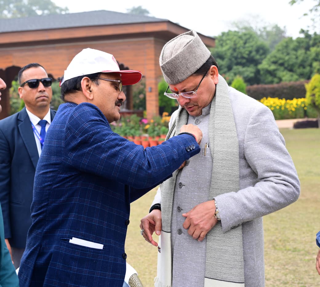 ख्यमंत्री पुष्कर सिंह धामी ने ग्रहण की भारतीय रेडक्रास सोसाइटी की आजीवन सदस्यता