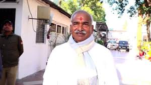 भाजपा विधायक पर जमीन हड़पने का आरोप, राजनीति छोड़ने का ऐलान