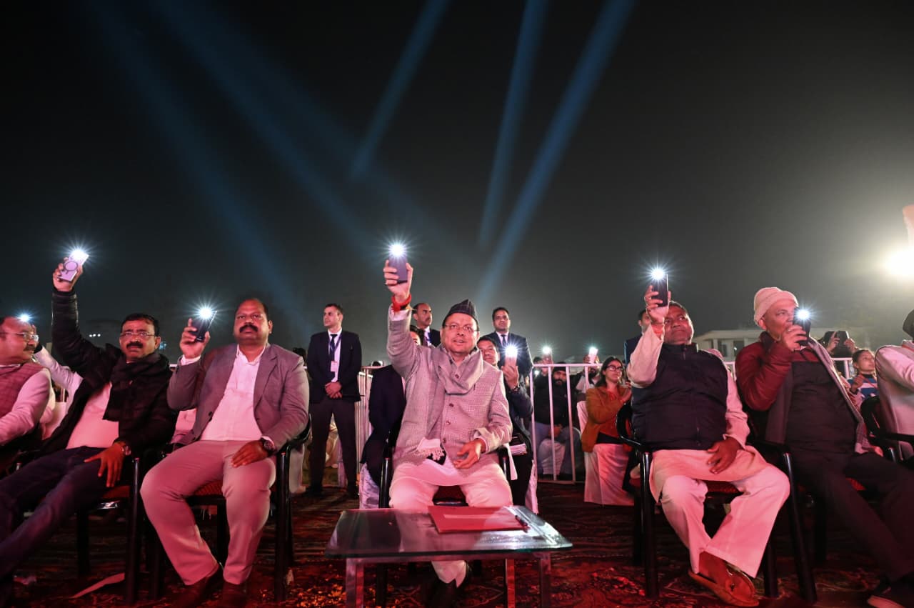 विंटर कार्निवाल में छात्रों का बढ़ाया हौसला, खटीमा कॉलेज पहुंचे मुख्यमंत्री धामी