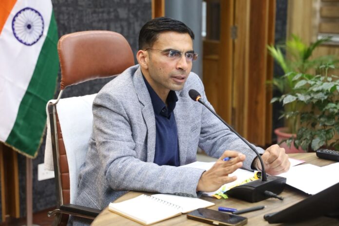 जिला प्रशासन ने 11 लाख की लगाई पैनल्टी; काटी 80 लाख की अतिरिक्त आरसी