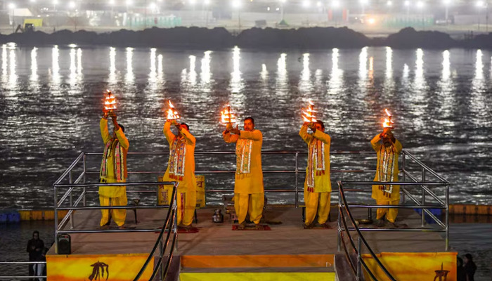 आगामी कुंभ मेला के दृष्टिगत ऋषिकेश में त्रिवेणी घाट, चंद्रभागा ब्रिज व आस्था पथ परियोजनाओं की EFC समीक्षा