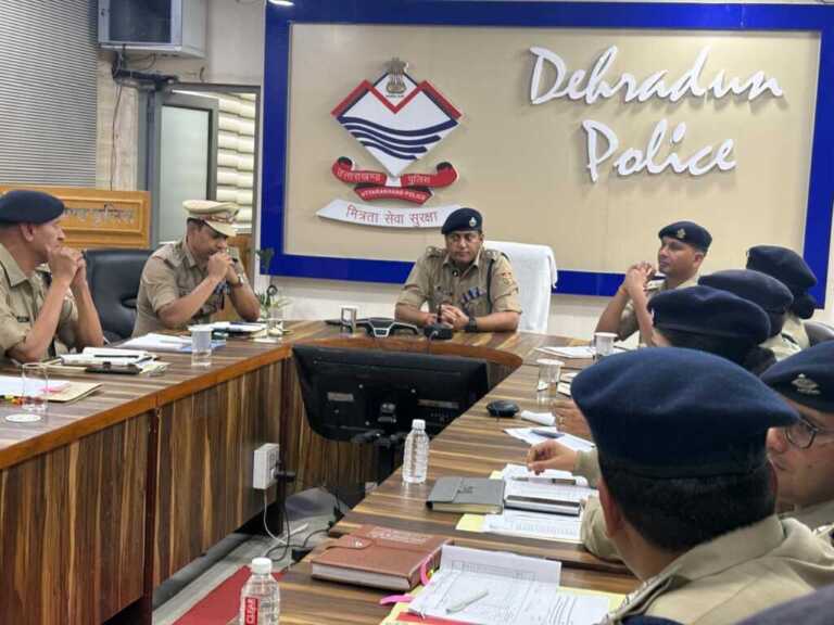 शिक्षण संस्थानों में अनुशासन पर सख्ती, गुटबाजी करने वाले छात्र चिन्हित होंगे