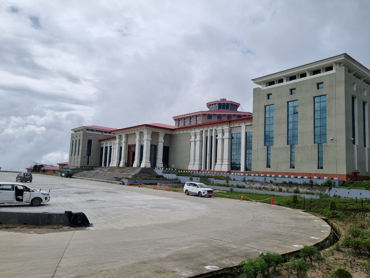 गैरसैंण पर सियासी घमासान, वेडिंग डेस्टिनेशन वाले बयान पर कांग्रेस का सरकार से स्पष्टीकरण