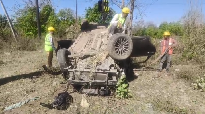 दिल्ली-देहरादून नेशनल हाईवे पर भूमानंद के पास सड़क हादसा, तेज रफ्तार कार डिवाइडर से टकराई; सभी यात्री सुरक्षित