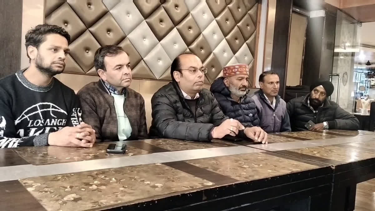 मसूरी में गैस सिलेंडर संकट पर भड़के व्यापारी, आंदोलन की चेतावनी