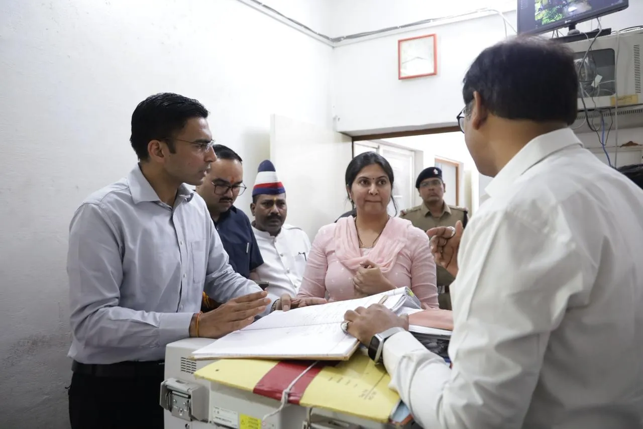 DM सविन बंसल का एक्शन: विकासनगर में ‘रजिस्ट्री खेल’ का भंडाफोड़, उप निबंधक सस्पेंड