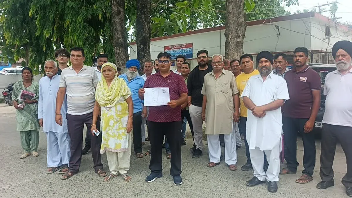 सीएम का नाम लेकर जमीन बेचने का दबाव? रुद्रपुर में किसानों ने उद्योगपति पर लगाए गंभीर आरोप