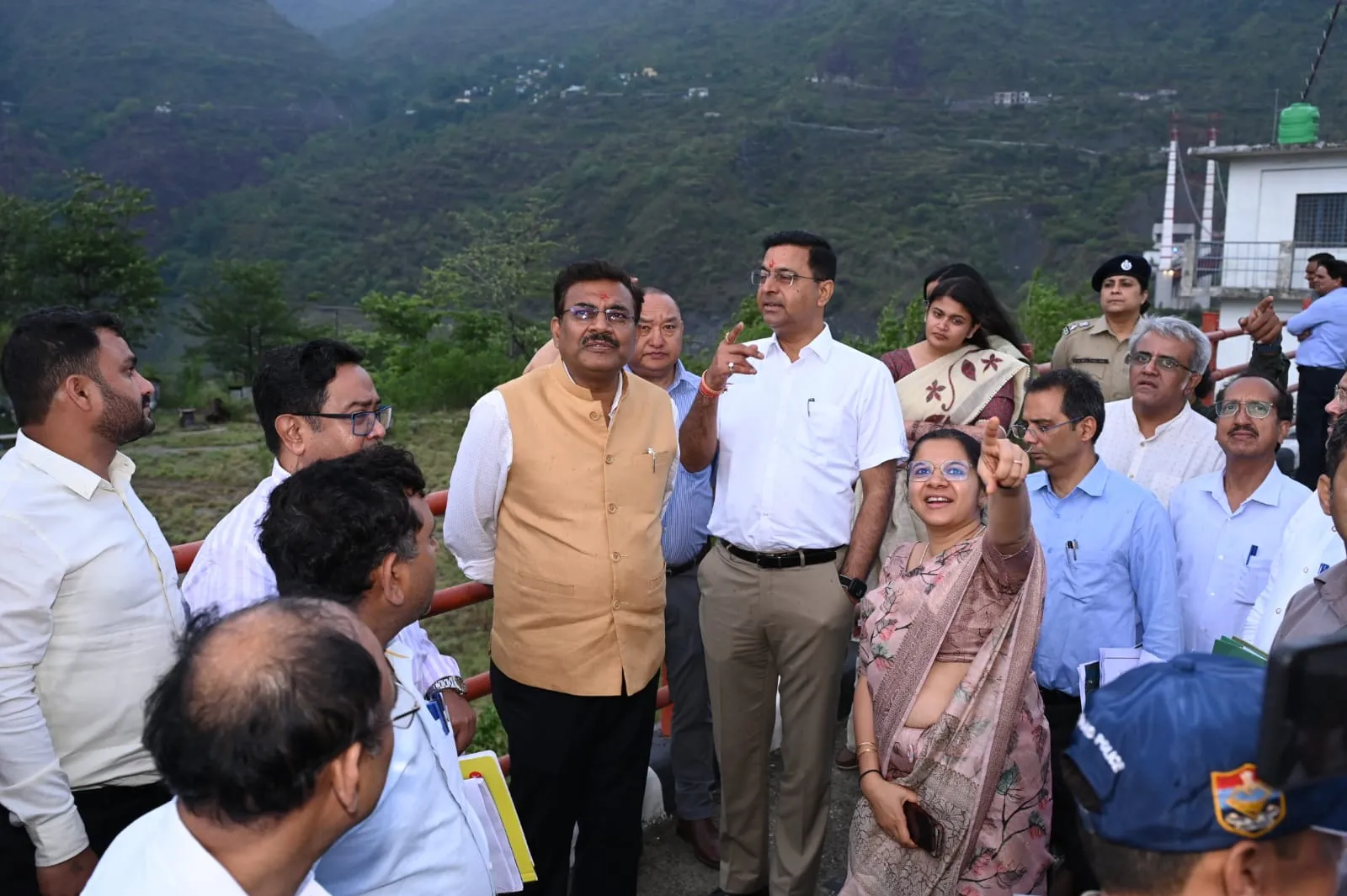 टिहरी में इको पार्क और पर्यटन रोड निर्माण कार्यों का हुआ प्रशासनिक निरीक्षण