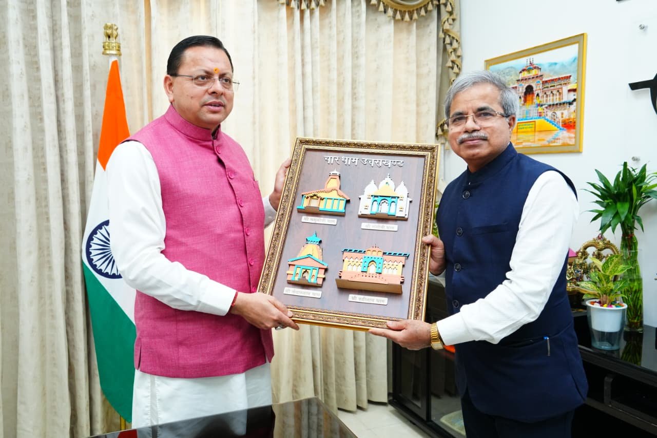 उत्तराखंड में रेलवे विस्तार को मिलेगी रफ्तार, सीएम धामी से मिले रेलवे बोर्ड अध्यक्ष