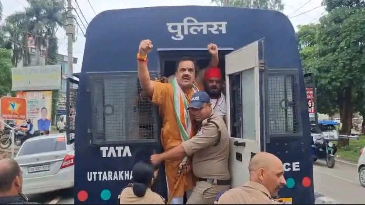 जिला अस्पताल में विशेषज्ञ डॉक्टरों की कमी पर गरमाई सियासत, पूर्व विधायक ठुकराल समर्थकों समेत हिरासत में