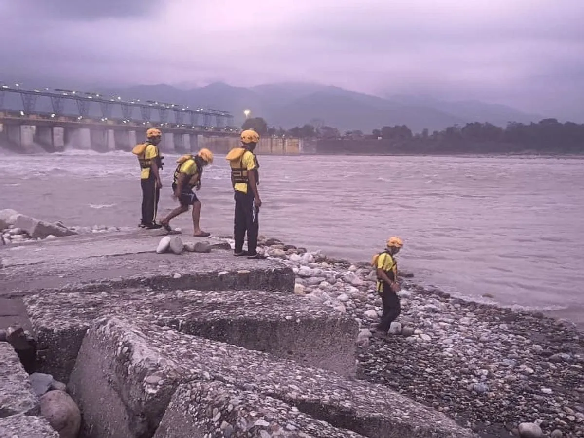नेपाल में बाढ़ के बाद चम्पावत में अलर्ट, शारदा नदी पर SDRF की निगरानी तेज