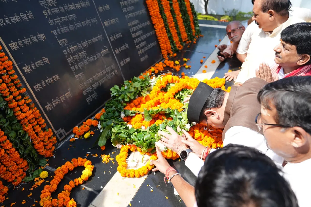 रामपुर तिराहा के अमर बलिदानियों को मुख्यमंत्री  पुष्कर सिंह धामी ने दी श्रद्धांजलि